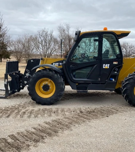 2019 Caterpillar TH408D 4x4x4 Ag Handler