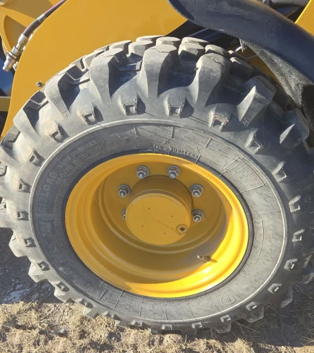 2022 Caterpillar 908M wheel loader