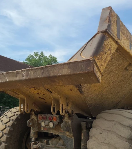2013 Komatsu HM400-3 haul truck