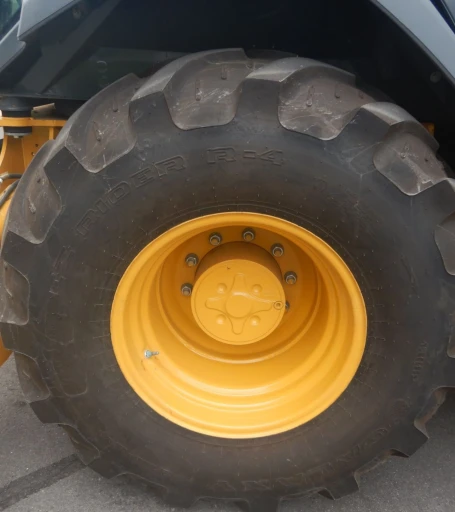 2015 John Deere 410L backhoe