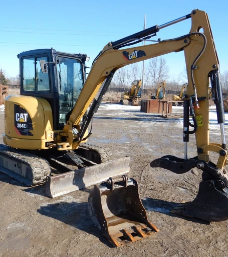 2016 Caterpillar 304E2 CR mini excavator