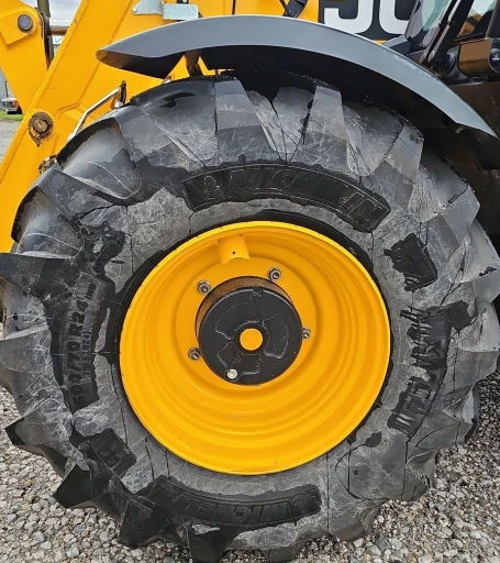 2023 JCB 542-70AG telehandler