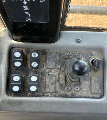 2016 Caterpillar 953D track loader