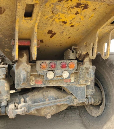 2013 Komatsu HM400-3 haul truck