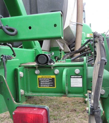 2014 John Deere R4038 self-propelled sprayer