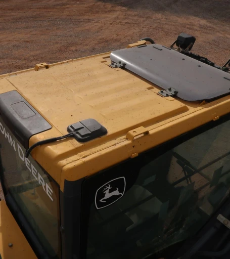 2015 John Deere 210G LC  excavator