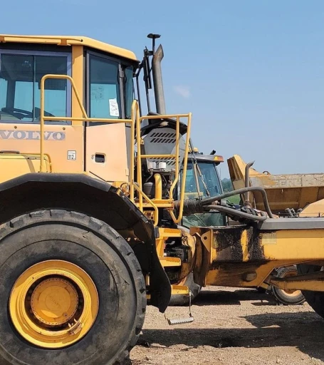 Volvo T450D 4WD scraper tractor