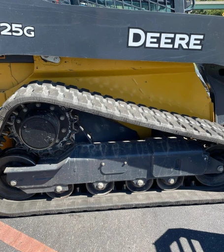 2021 John Deere 325G tracked skid steer loader