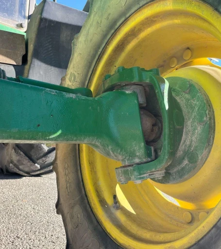 2015 John Deere 6125M MFWD tractor