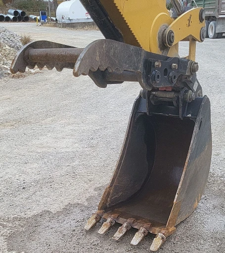 2018 Caterpillar 420F2 backhoe