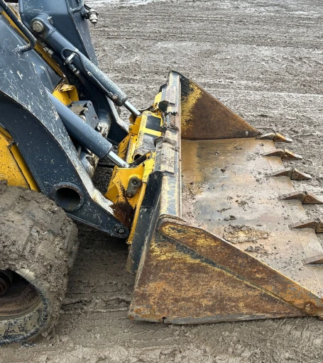 2019 John Deere 325G tracked skid steer loader