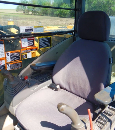 2011 John Deere 200DLC  excavator