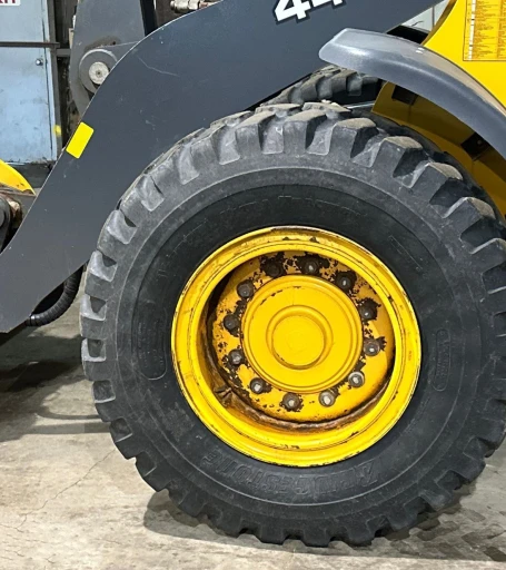 2013 John Deere 444K wheel loader