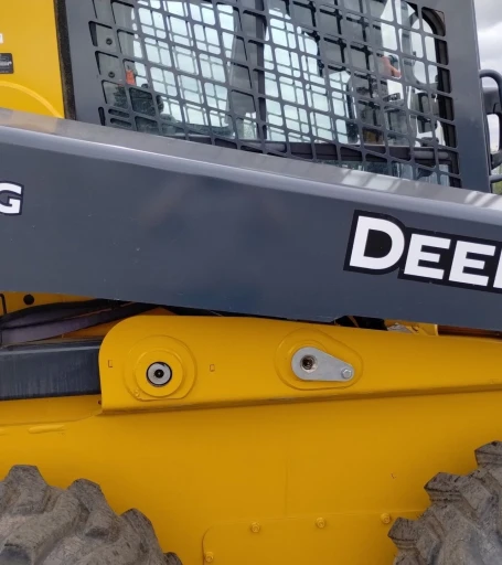 2022 John Deere 330G skid steer loader