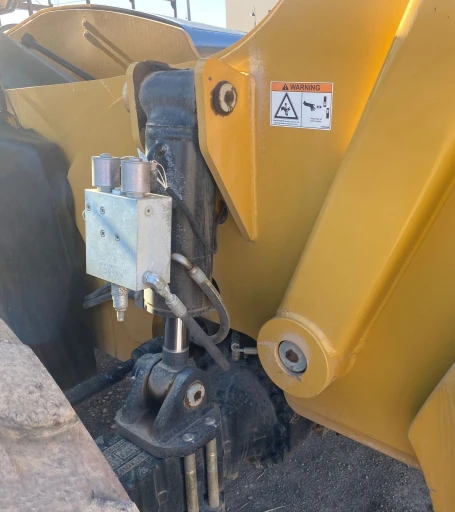 2017 Caterpillar TL1055D telehandler