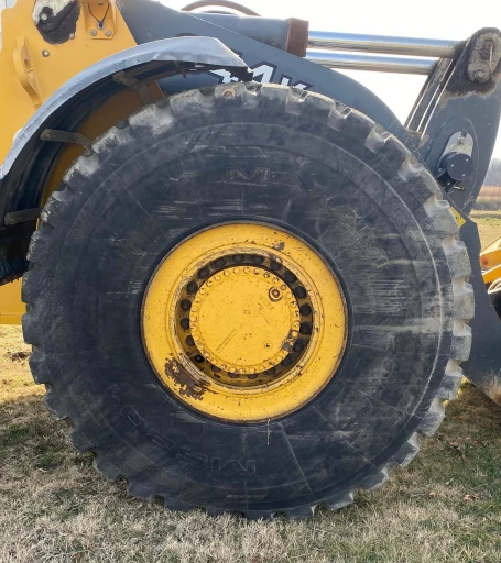 2011 John Deere 844K wheel loader