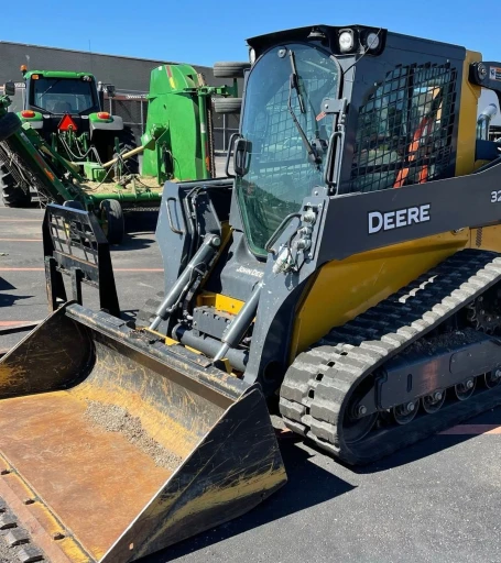 2021 John Deere 325G tracked skid steer loader