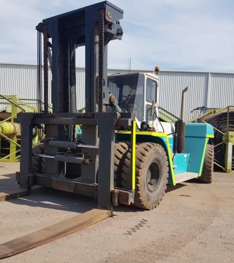 2013 SMV 70,000LBS FORKLIFT