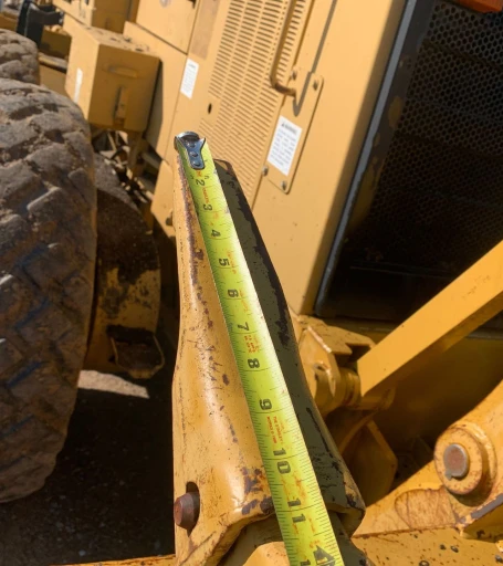 2001 Caterpillar 140H motor grader