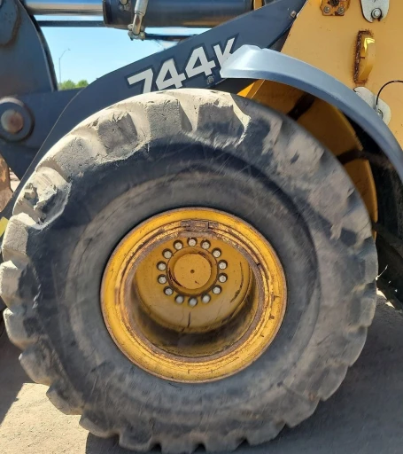 2012 John Deere 744K wheel loader