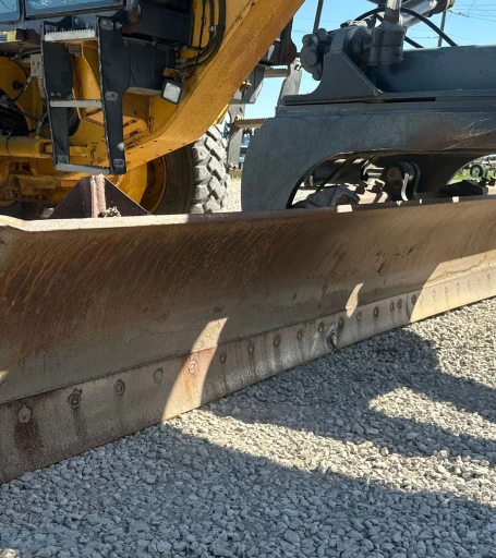 2013 John Deere 772G motor grader