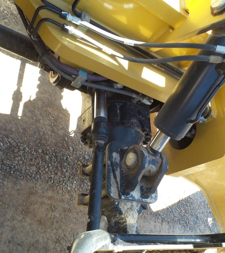 2013 Caterpillar TL943C telehandler