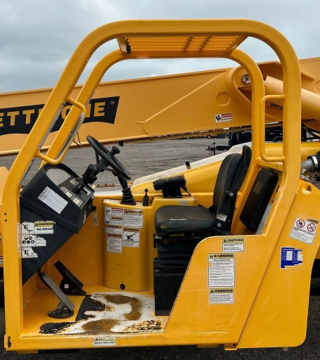 2010 Pettibone 944 telehandler