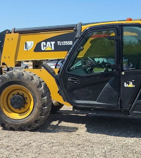 2018 Caterpillar TL1255D telehandler
