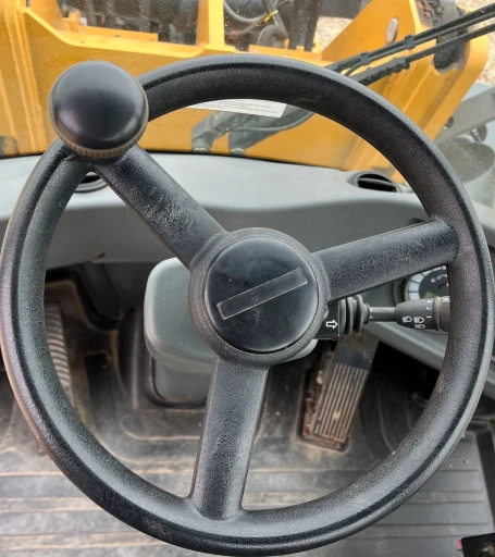 2016 John Deere 324K wheel loader