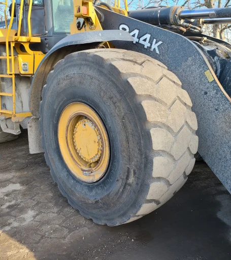 2009 John Deere 844K wheel loader
