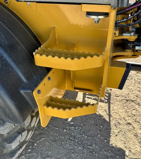 2023 Caterpillar 908 wheel loader