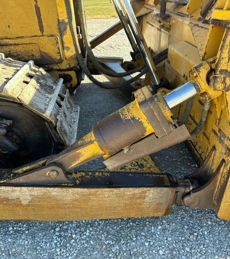 2011 Caterpillar D6T XL dozer