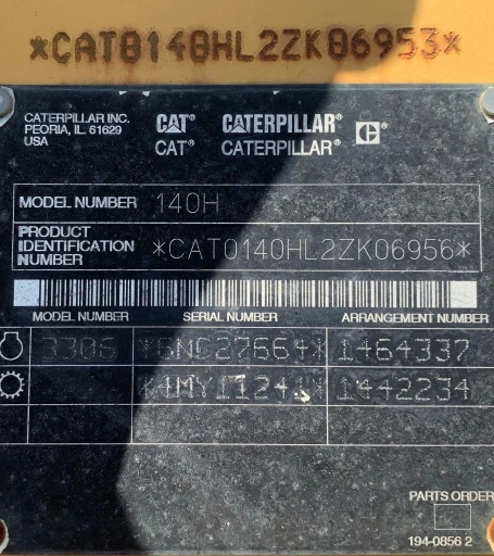 2001 Caterpillar 140H motor grader