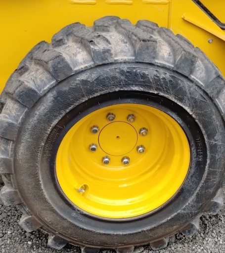 2022 John Deere 330G skid steer loader