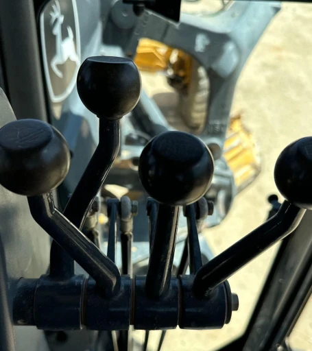 2011 John Deere 772G motor grader