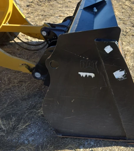2022 Caterpillar 908M wheel loader