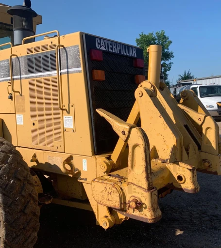 2001 Caterpillar 140H motor grader