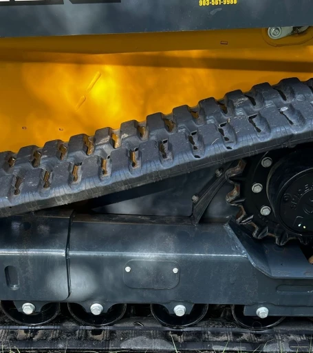2022 John Deere 325G tracked skid steer