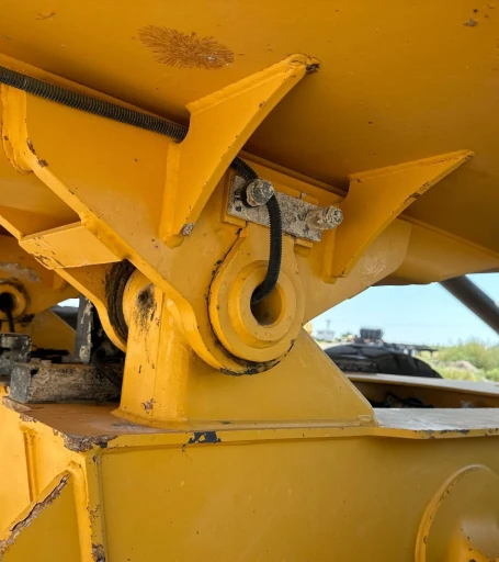 2011 Volvo A40F haul truck