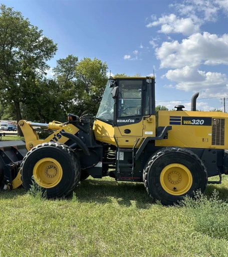 2016 KOMATSU WA320-7