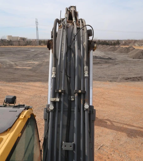 2015 John Deere 210G LC  excavator