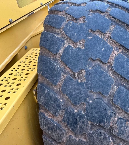 2013 John Deere 772GP motor grader