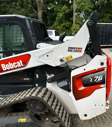 2022 Bobcat T76 R-Series tracked skid steer loader