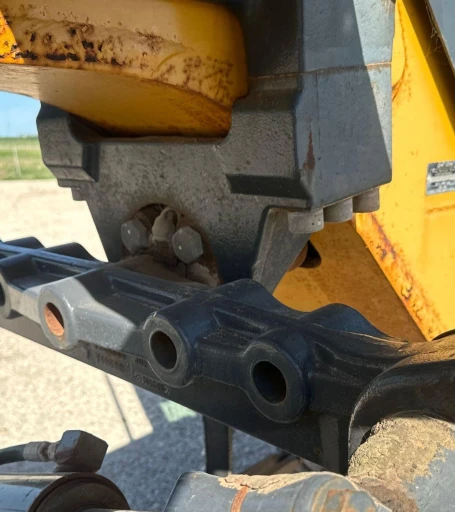 2013 John Deere 772G motor grader