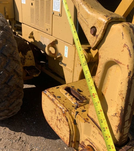 2001 Caterpillar 140H motor grader