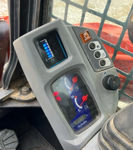 2019 Kubota SVL95-2S tracked skid steer loader