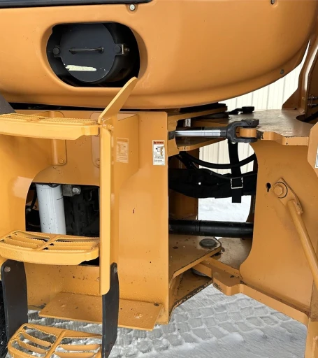 2008 CASE 621E