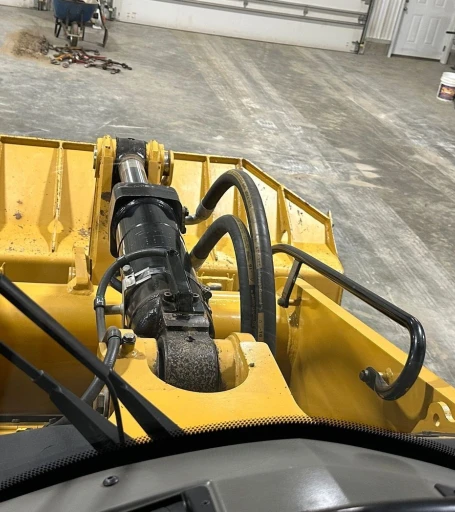 2016 Caterpillar 953D track loader