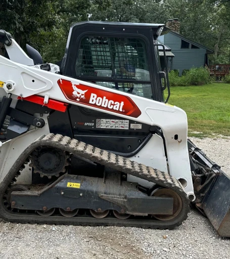2022 Bobcat T76 R-Series tracked skid steer loader