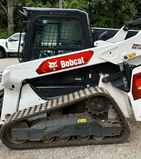 2022 Bobcat T76 R-Series tracked skid steer loader